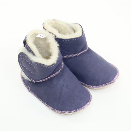 Chaussons bébé entièrement fourrés en laine agneau violette mauve