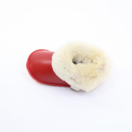 chaussons bébé en peau agneau fourrure mouton cuir lisse rouge vif velcro chaud peaux fourrures cadeau naissance pas cher fourré